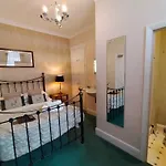 Arden House 4*