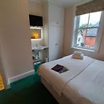Arden House 4*