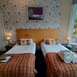 Arden House 4*
