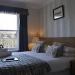 Pensión Arden House 4*