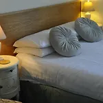 Arden House Pensión 4*