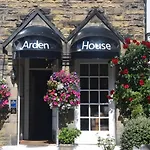 Arden House Pensión