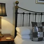 Arden House Pensión