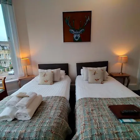 Arden House Pensión 4*