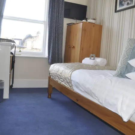 Arden House 4*