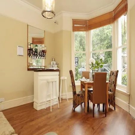 Arden House Gasthof 4*