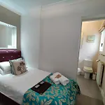 Arden House 4*