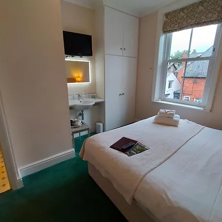 Arden House 4*